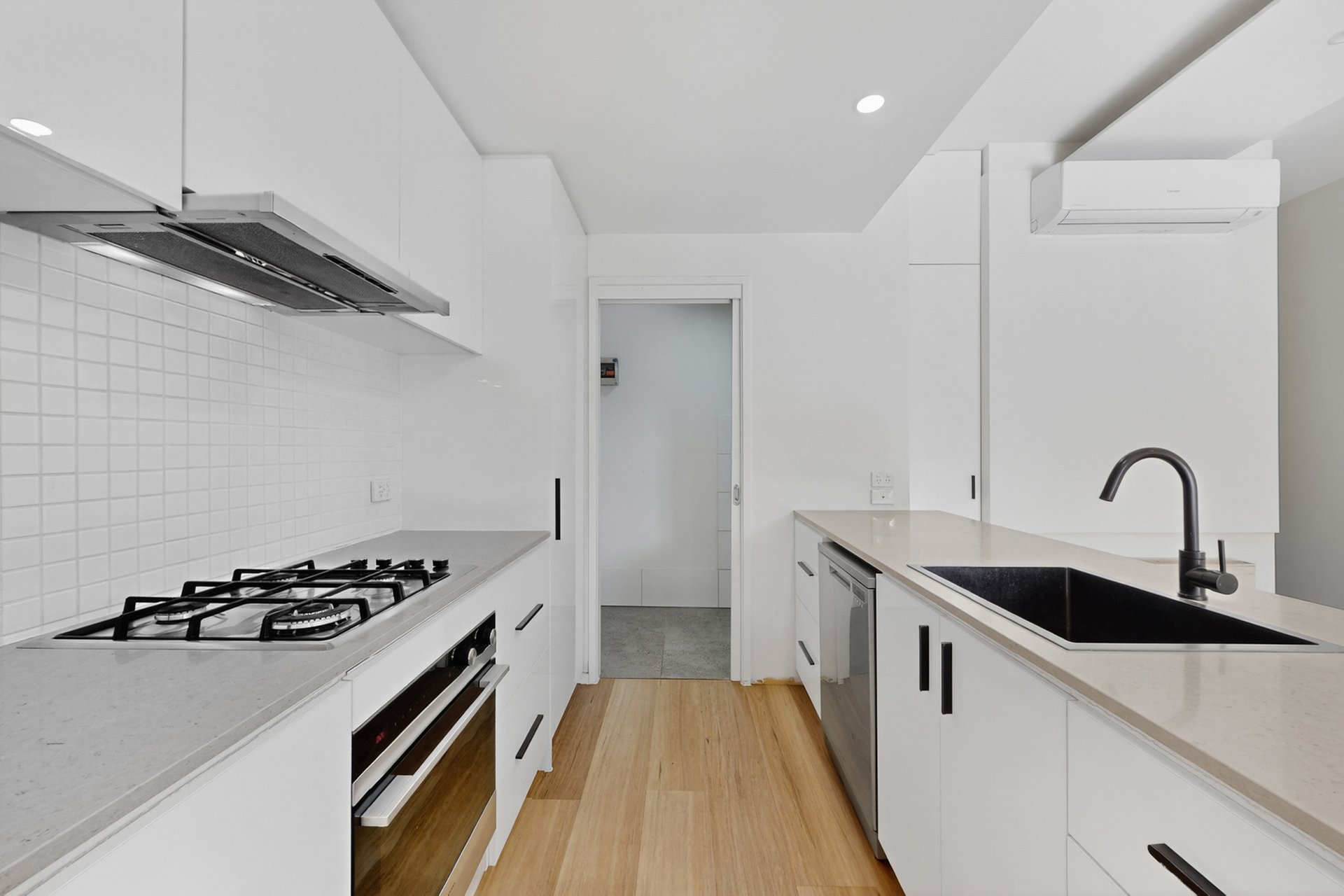 2 / 201 Franklin Street MELBOURNE