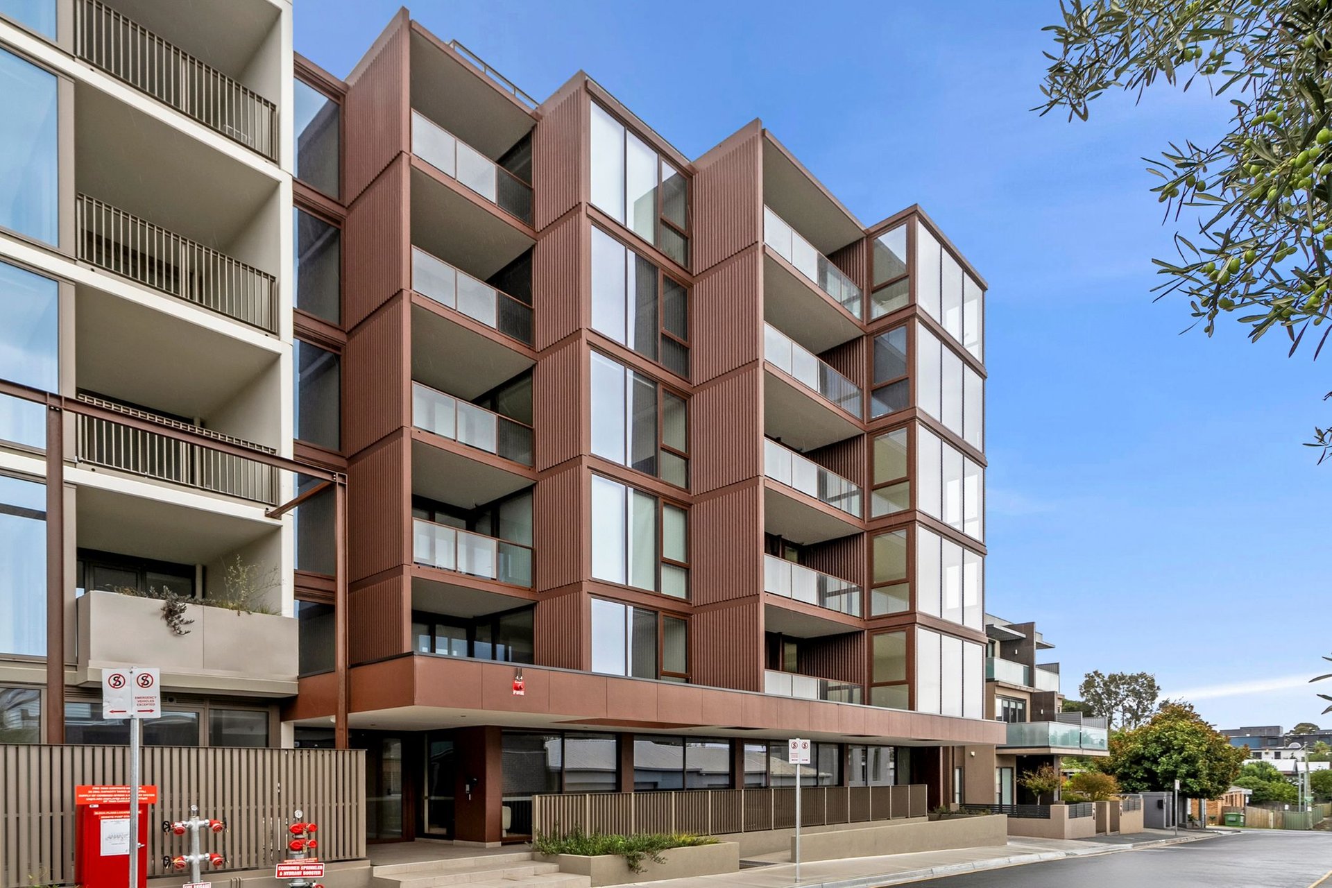 220/1 York Street, Geelong image 1