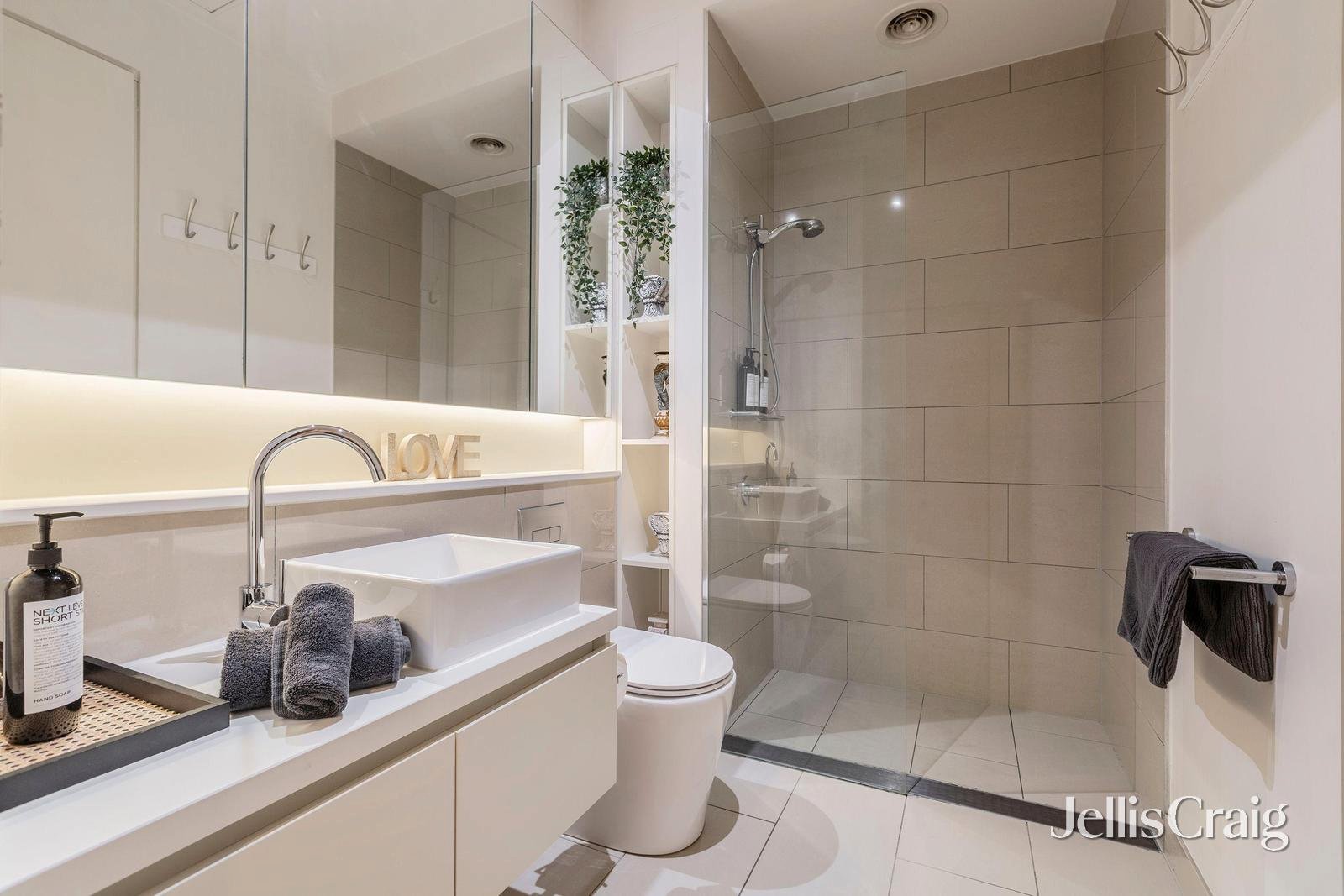 220/140 Swan Street, Richmond image 10