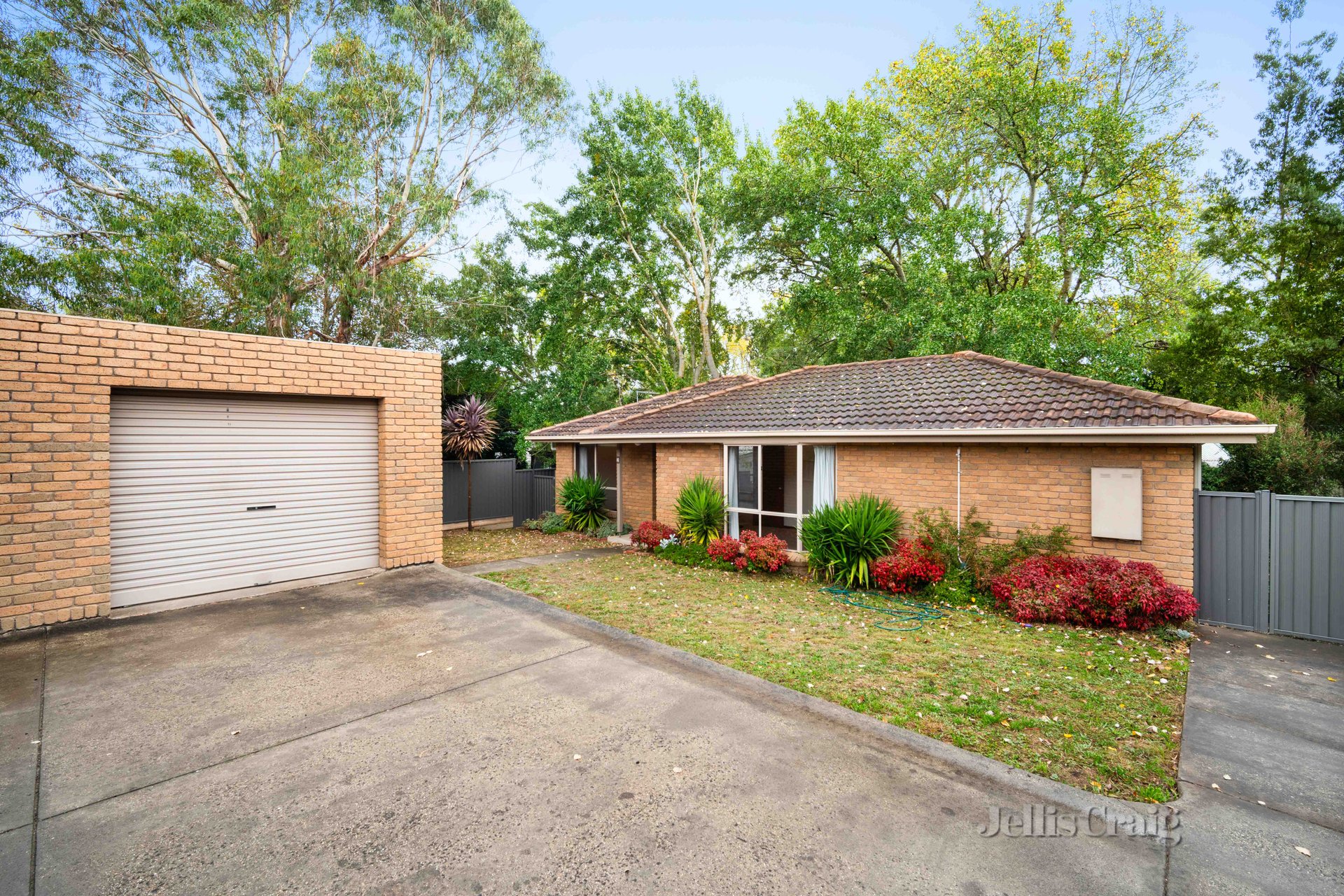 2/204 Larter Street, Golden Point image 9