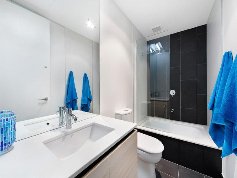 2/204 Whitehorse Road, Balwyn image 6