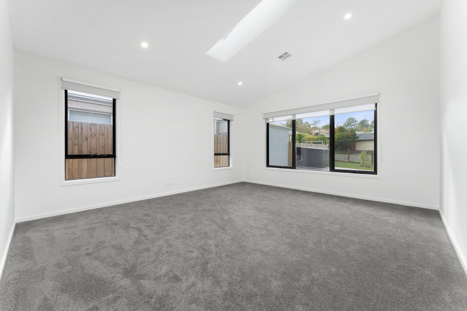 2/205 Wonga Road, Warranwood image 3