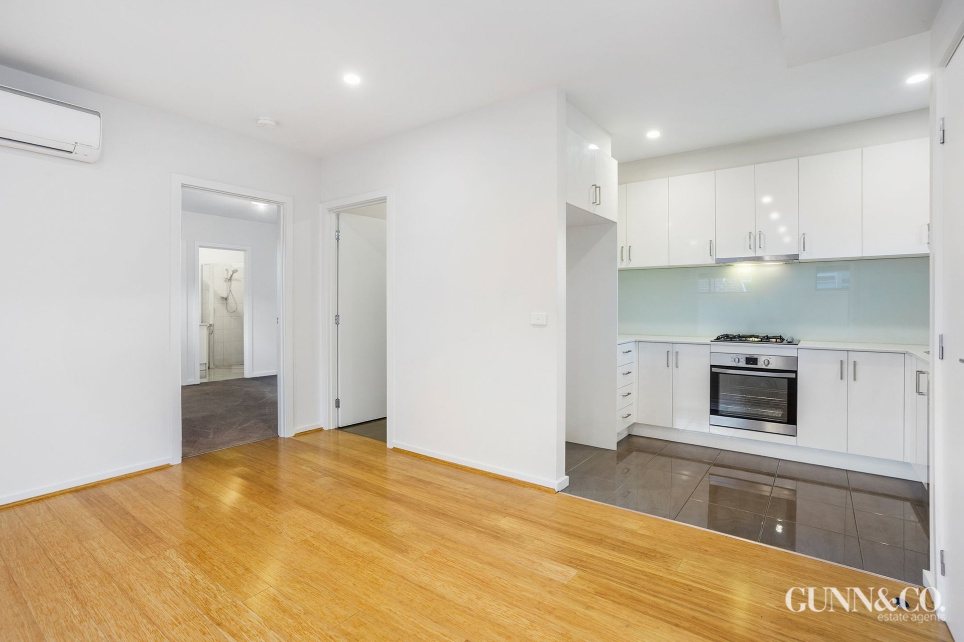 2/206 Queen Street, Altona image 3