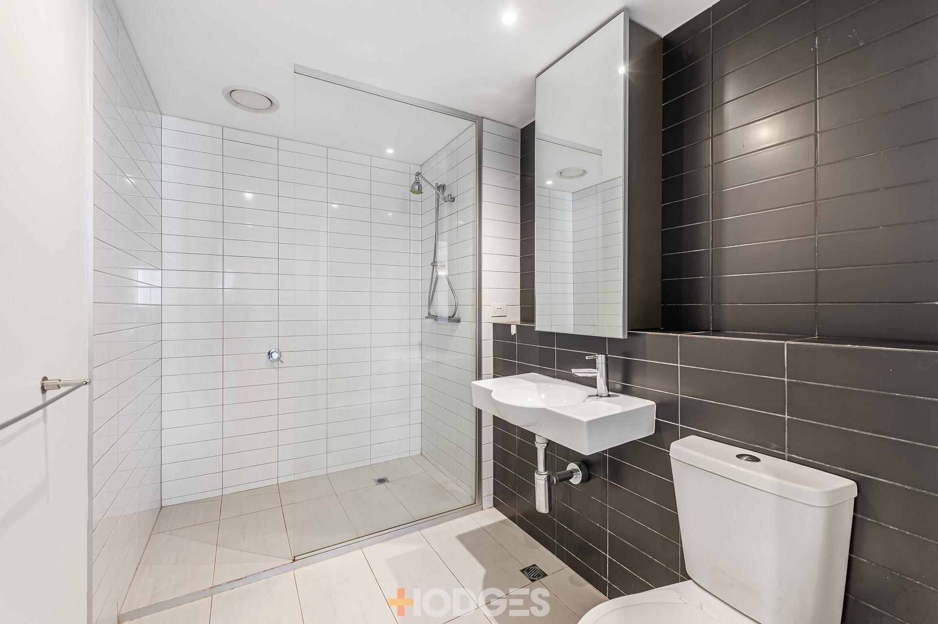 2206 / 200 Spencer Street MELBOURNE - Residential for sale