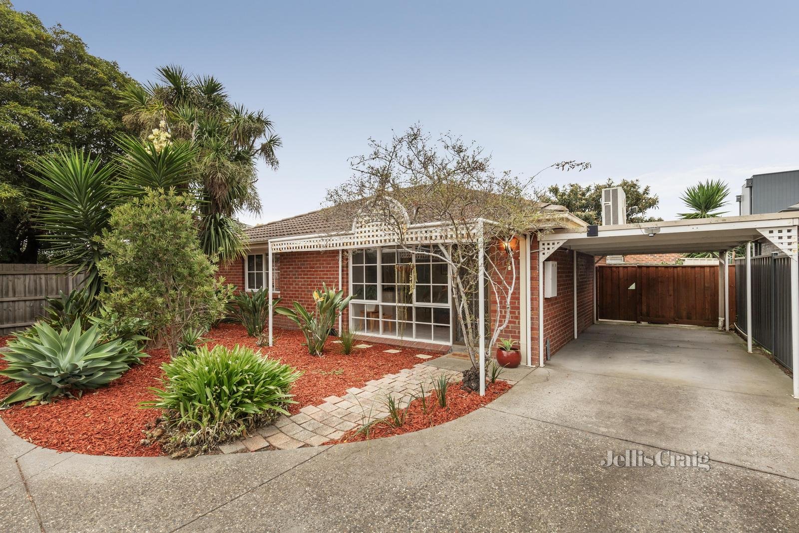 2/209 Waiora Road, Heidelberg Heights image 2