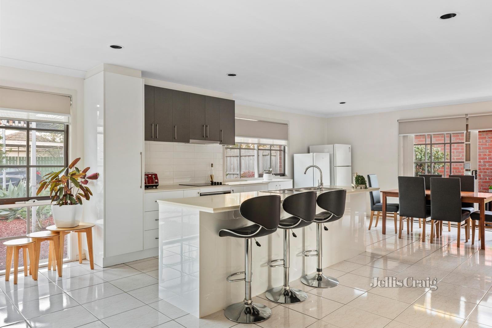 2/209 Waiora Road, Heidelberg Heights image 6