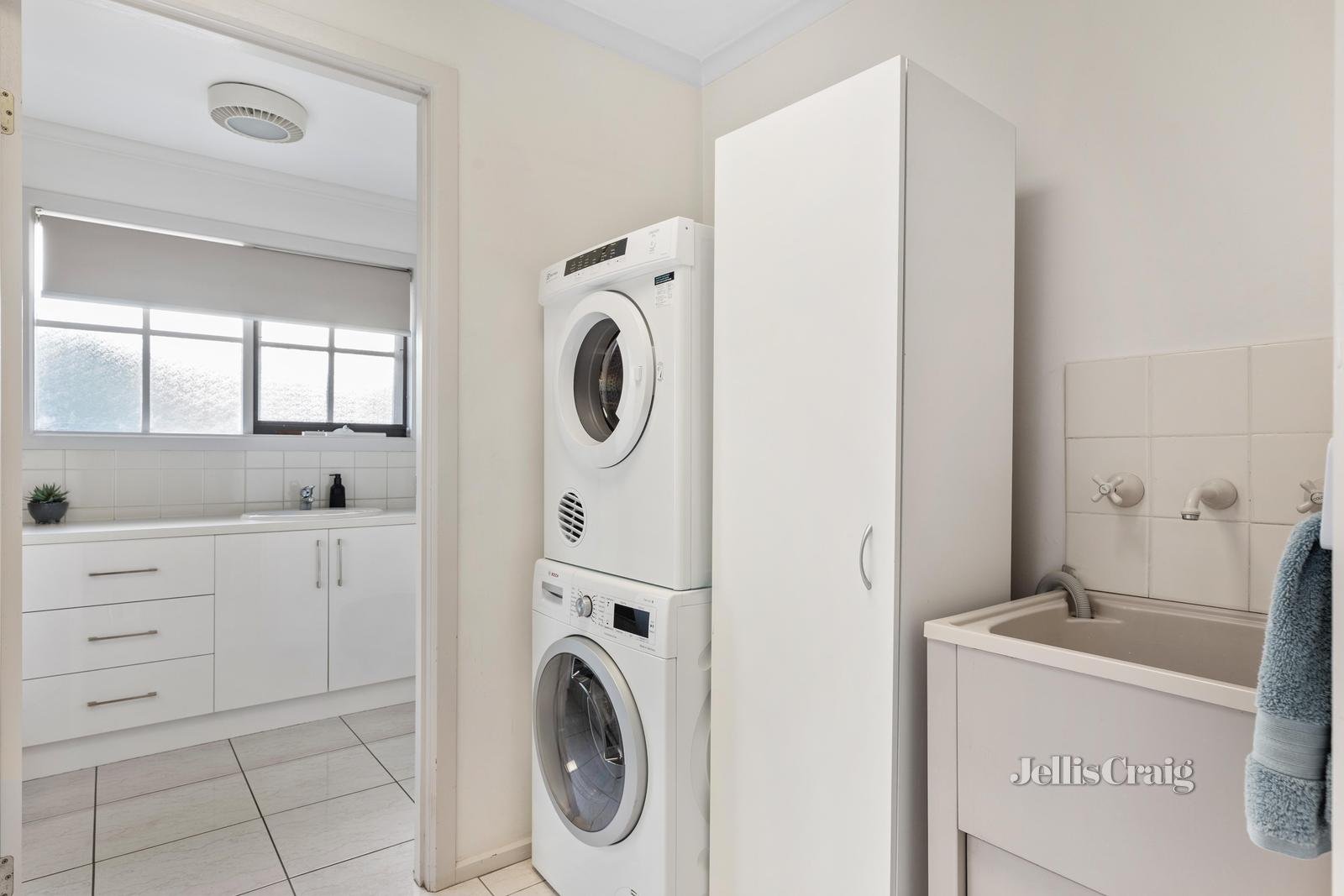 2/209 Waiora Road, Heidelberg Heights image 11