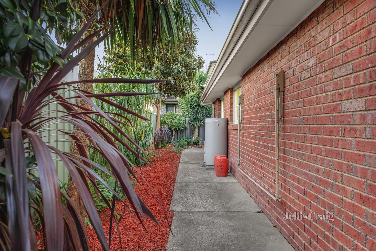 2/209 Waiora Road, Heidelberg Heights image 14