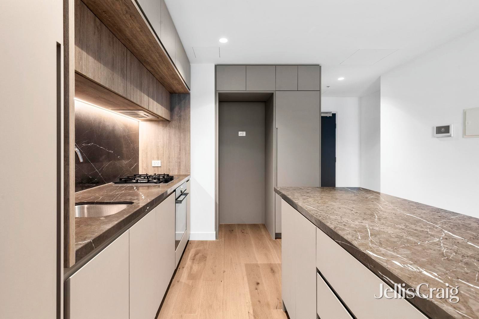 2209D/648 Lonsdale Street, Melbourne image 2