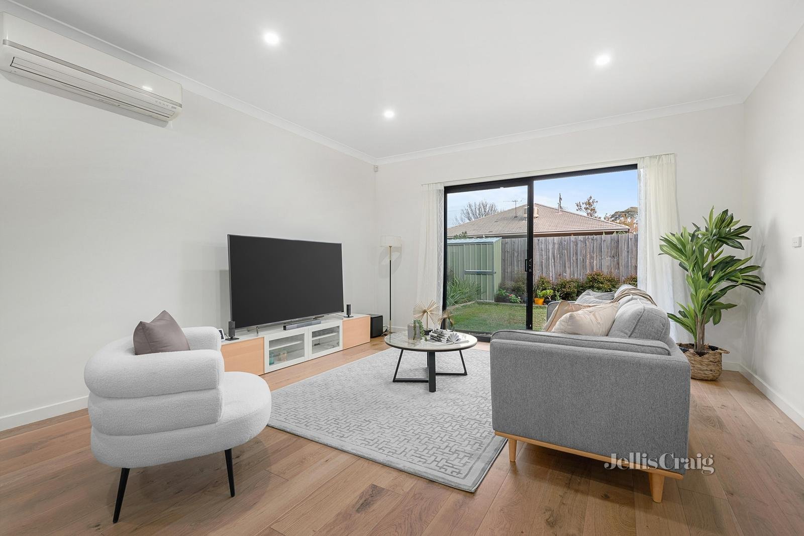 2/21-23 Angus Drive, Glen Waverley image 2