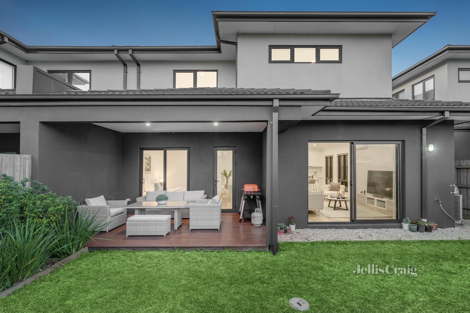 2/21-23 Angus Drive, Glen Waverley image 12