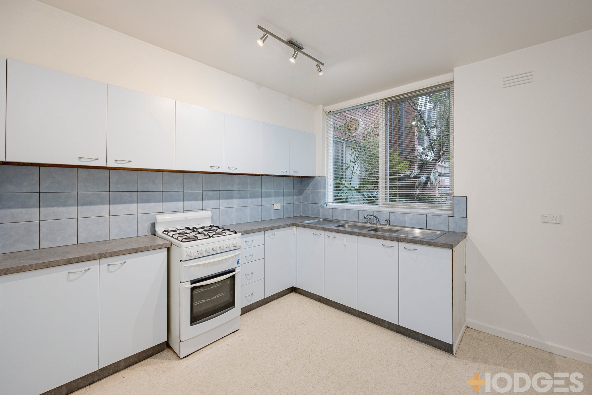 2 / 21 Ardrie Road MALVERN EAST