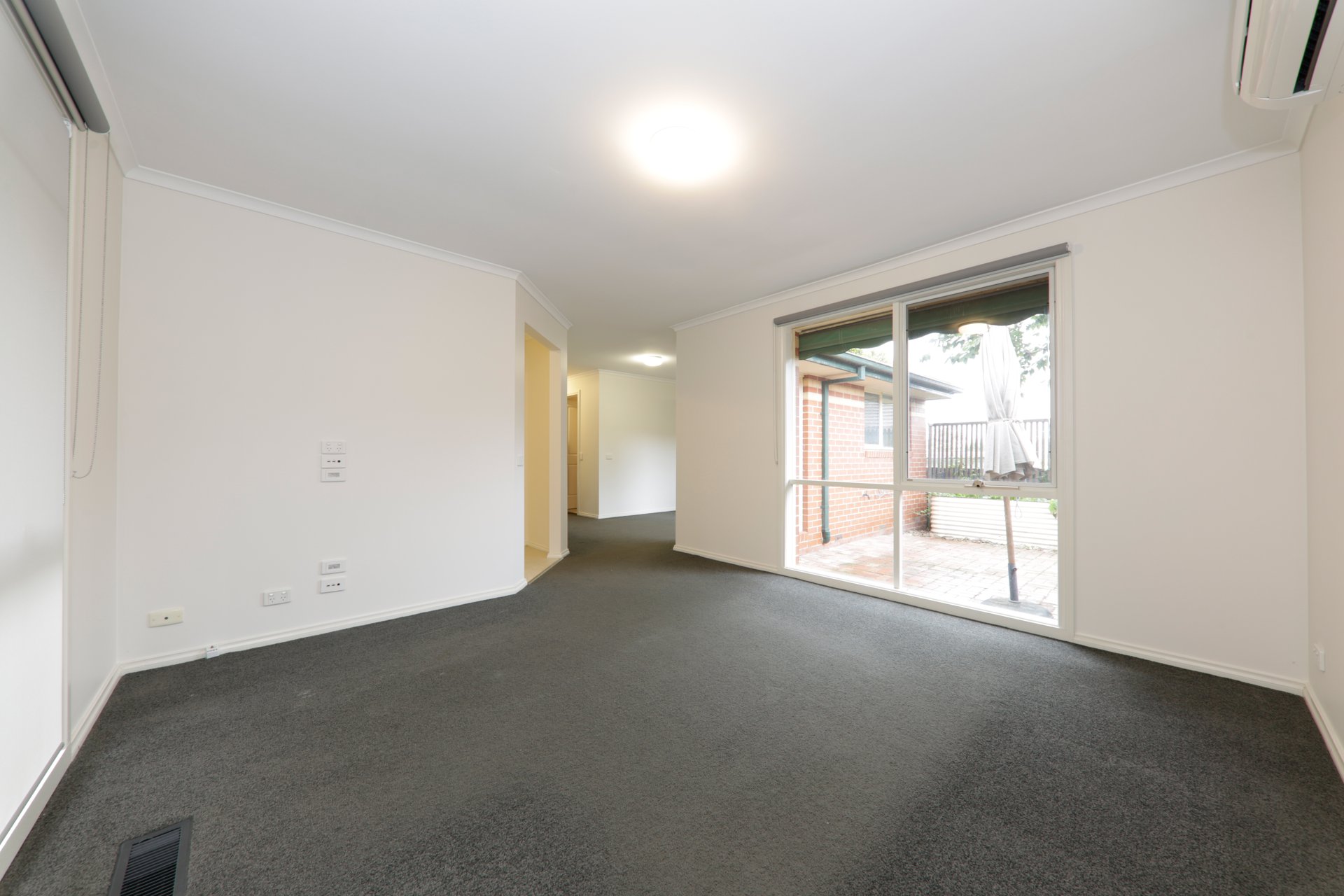 2/21 Barkly Street, Ringwood image 2