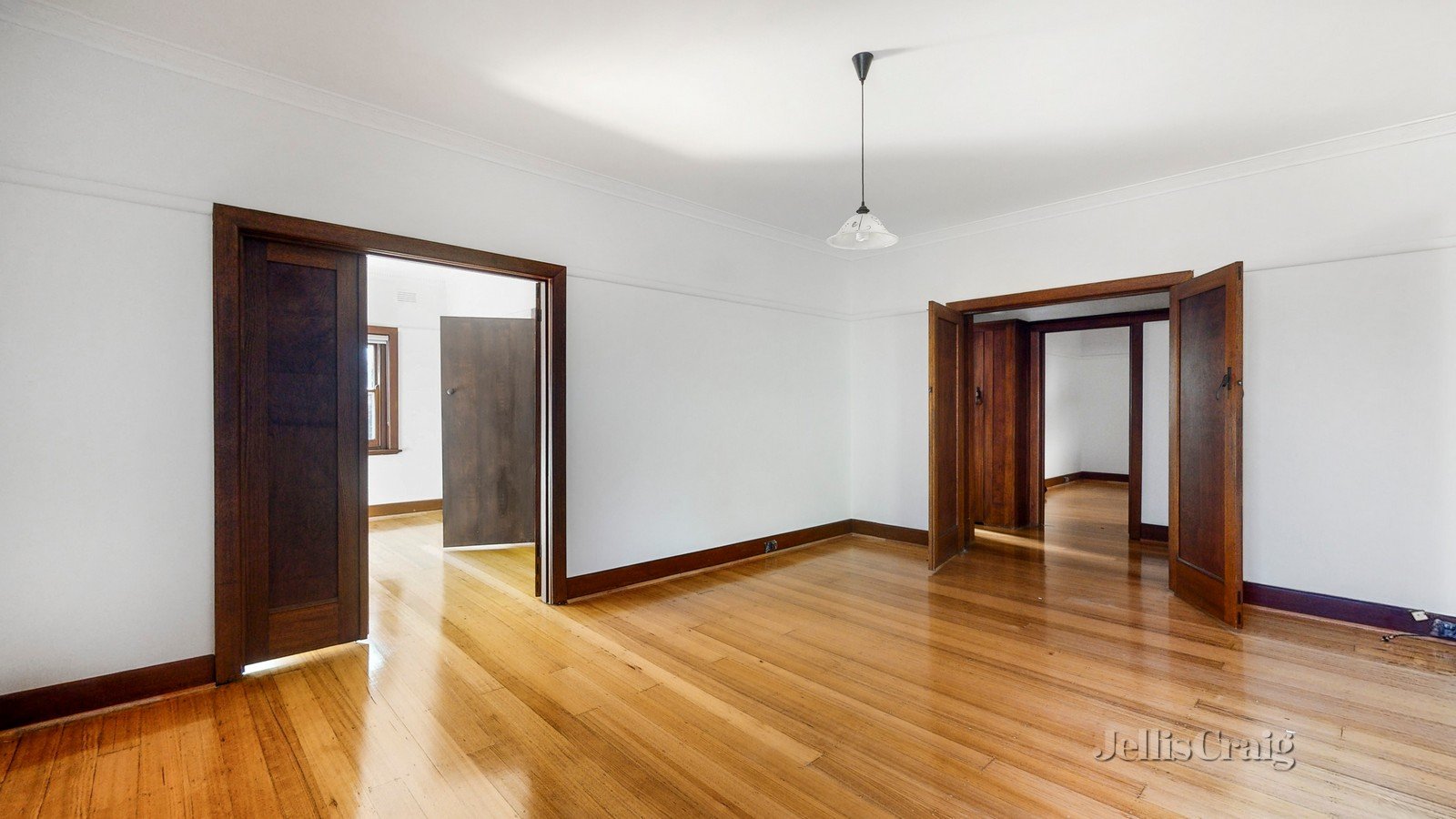 2/21 Bates Street, Malvern East image 1