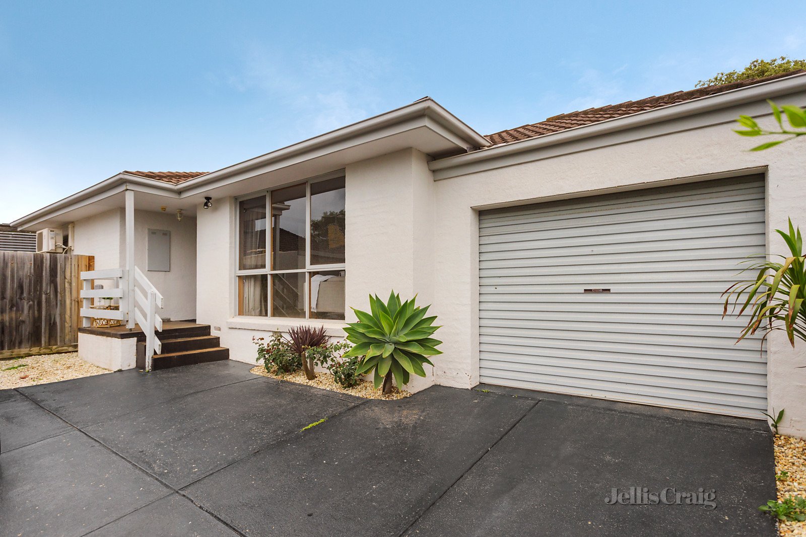 2/21 Bonny Street, Bentleigh East image 1