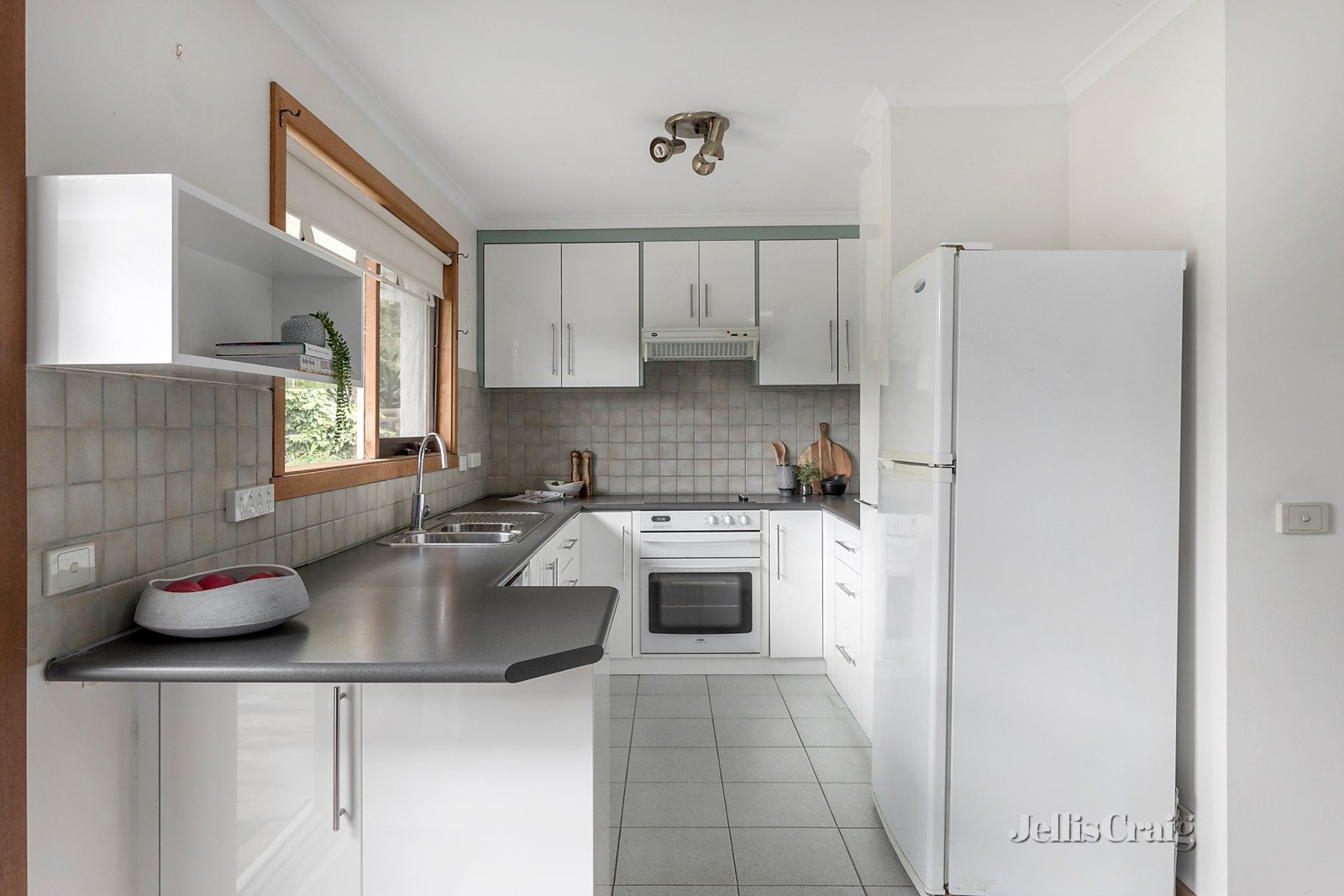 2/21 Bonny Street, Bentleigh East image 3