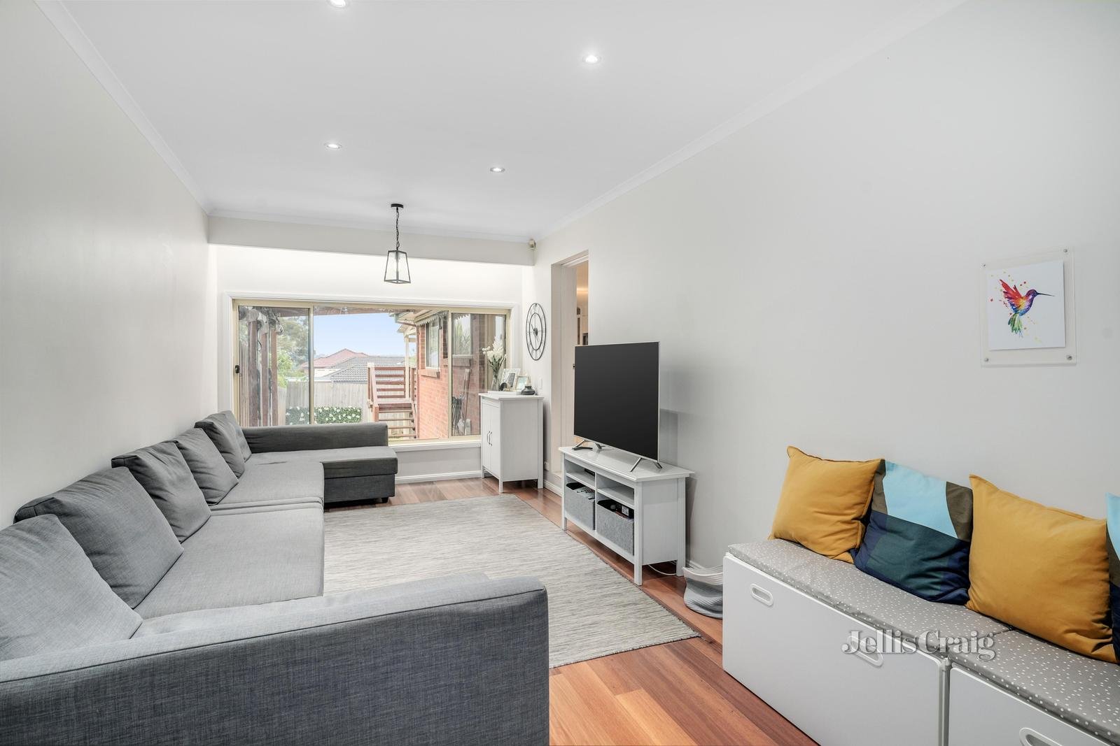 2/21 Clifford Street, Glen Waverley image 3