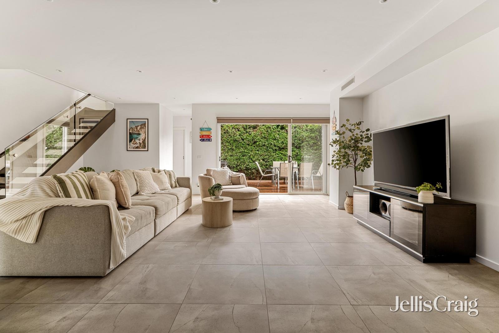 2/21 Dahmen Street, Carrum image 2