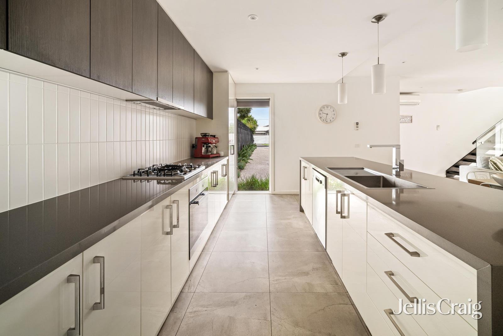 2/21 Dahmen Street, Carrum image 4