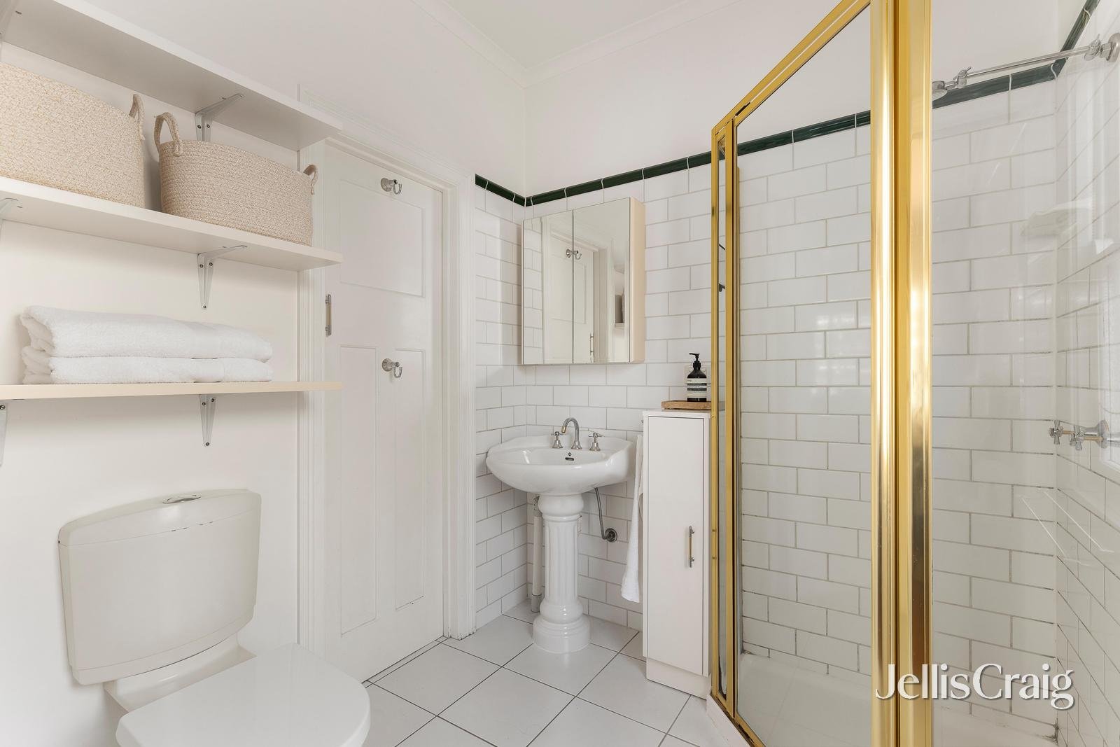 221 Douglas Parade, Newport image 12