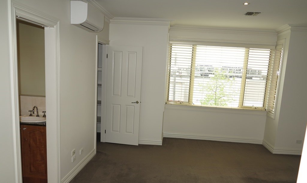 2/21 Fairholm Grove, Camberwell image 5