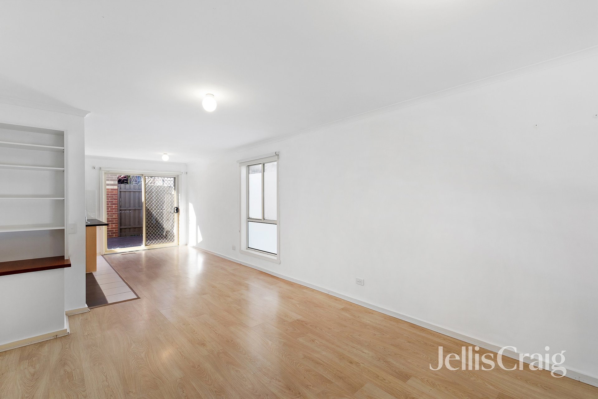 2/21 Graeme Avenue, Montmorency image 3