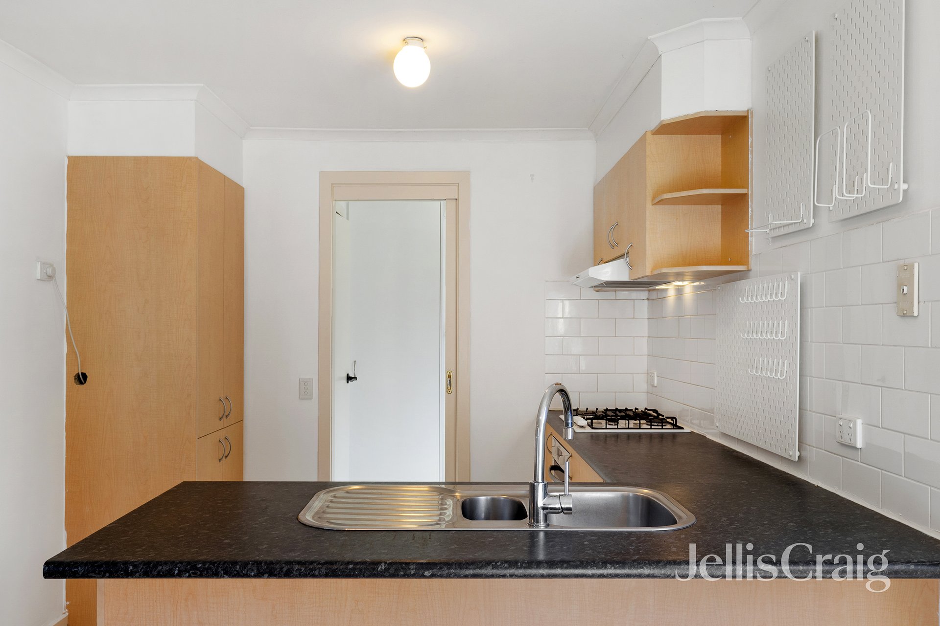 2/21 Graeme Avenue, Montmorency image 5