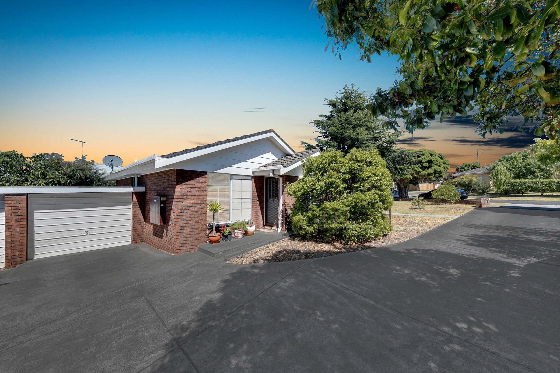 2/21 Learmouth Street, Belmont image 2