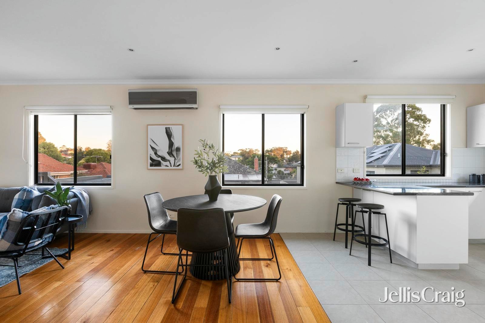 2/21 Lorimer Street, Greensborough image 2