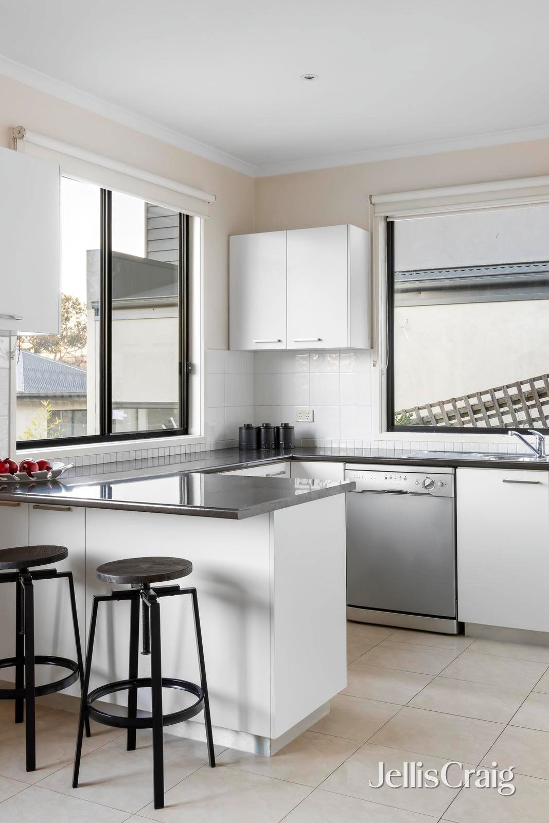 2/21 Lorimer Street, Greensborough image 4