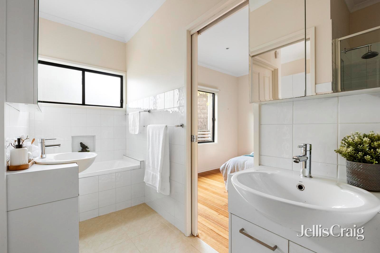 2/21 Lorimer Street, Greensborough image 9