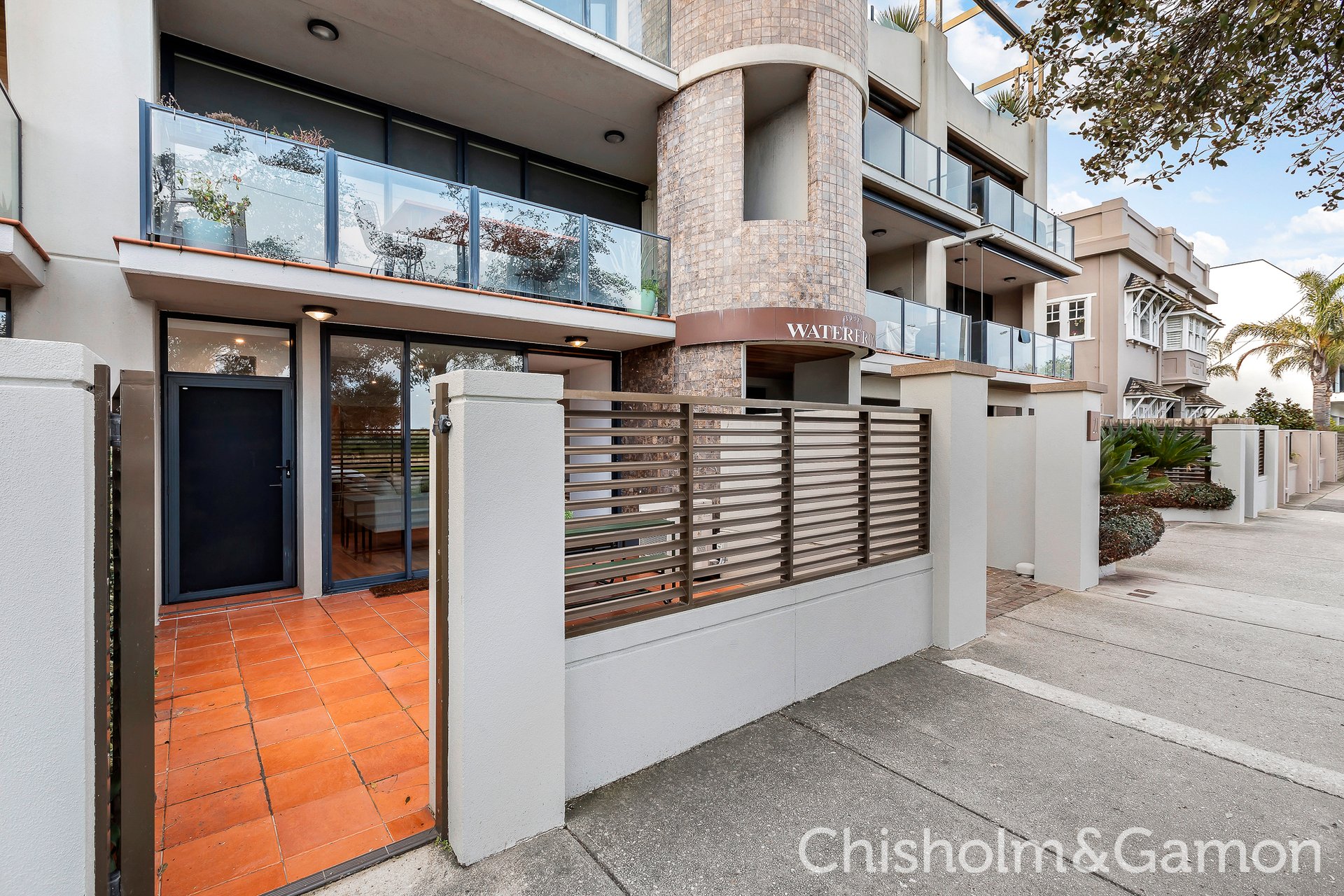 2/21 Marine Parade, St Kilda image 7