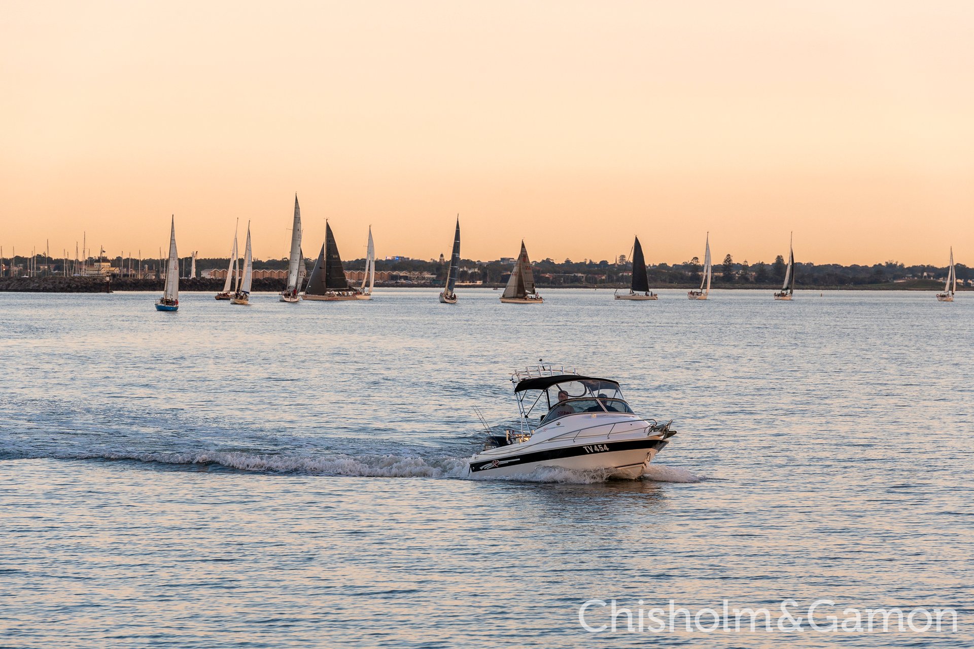 2/21 Marine Parade, St Kilda image 14