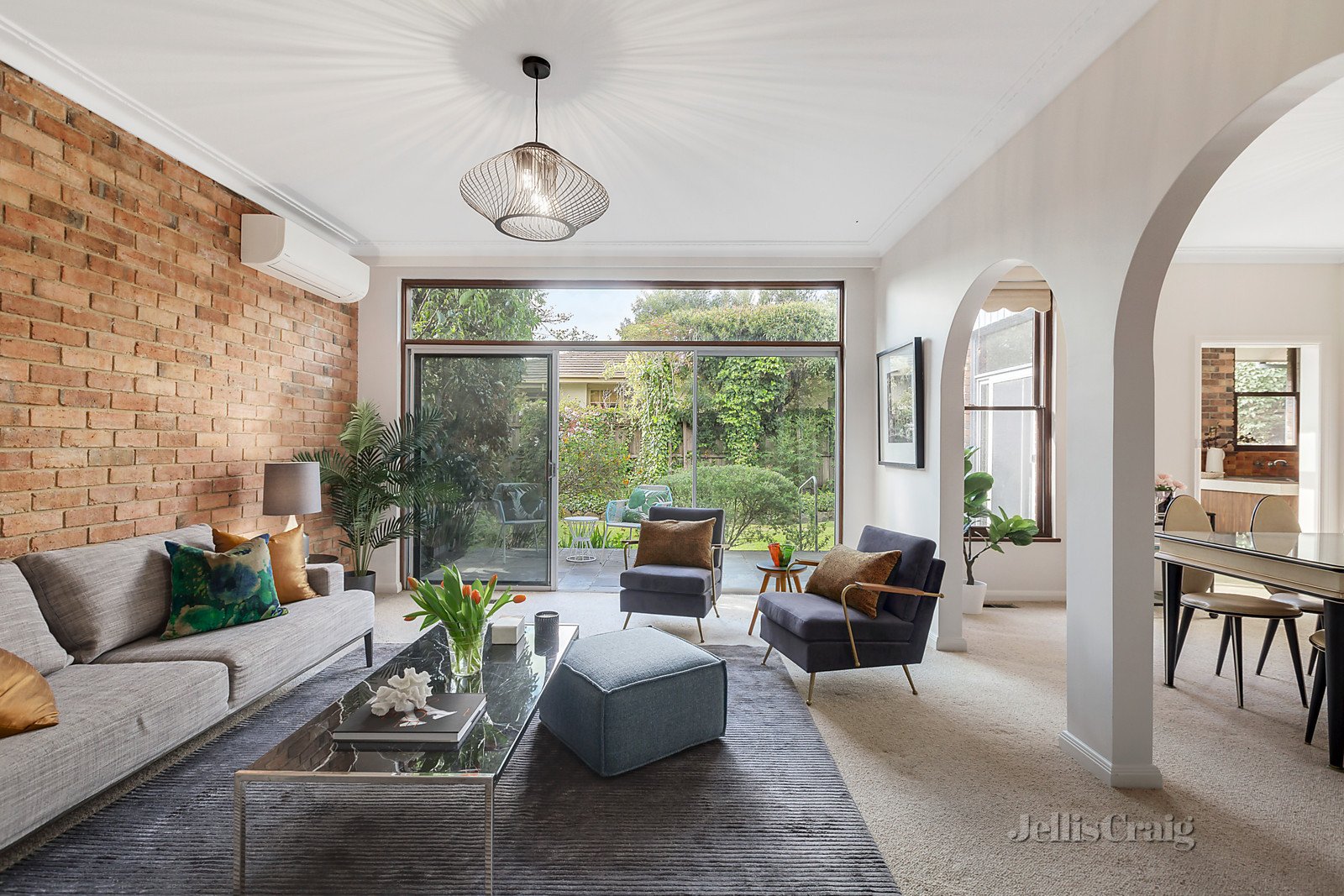 2/21 Mercer Road, Armadale image 2