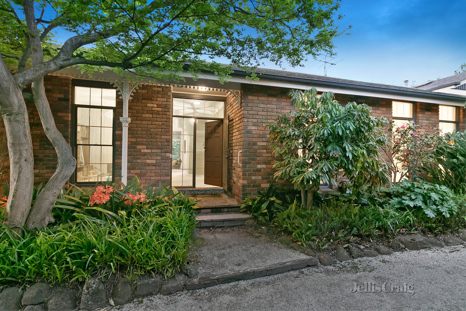 2/21 Mercer Road, Armadale image 8