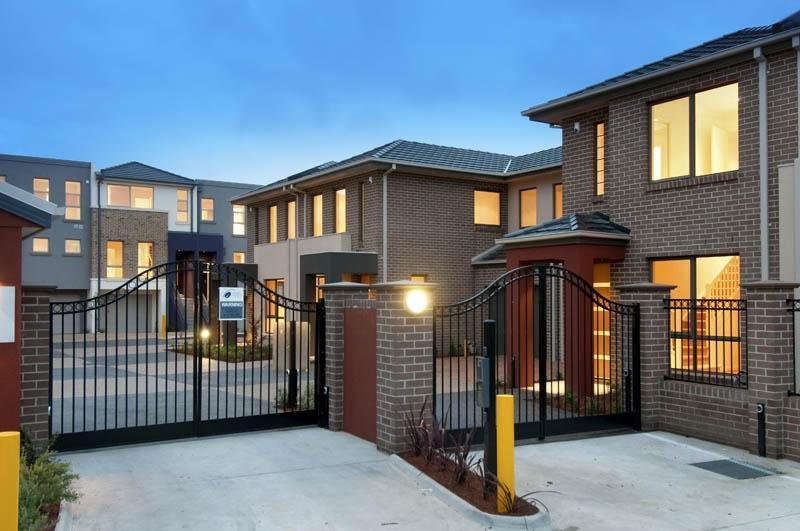 22/1 Nangnak Lane, Mont Albert image 1