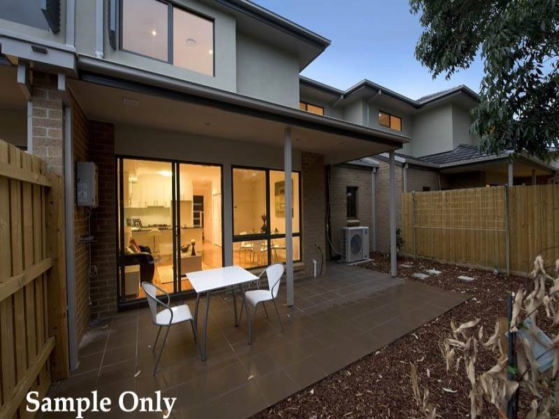 22/1 Nangnak Lane, Mont Albert image 9
