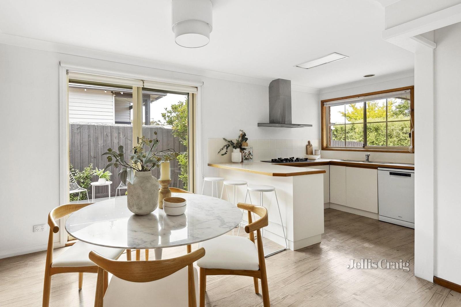 2/21 Normanby Street, East Geelong image 2