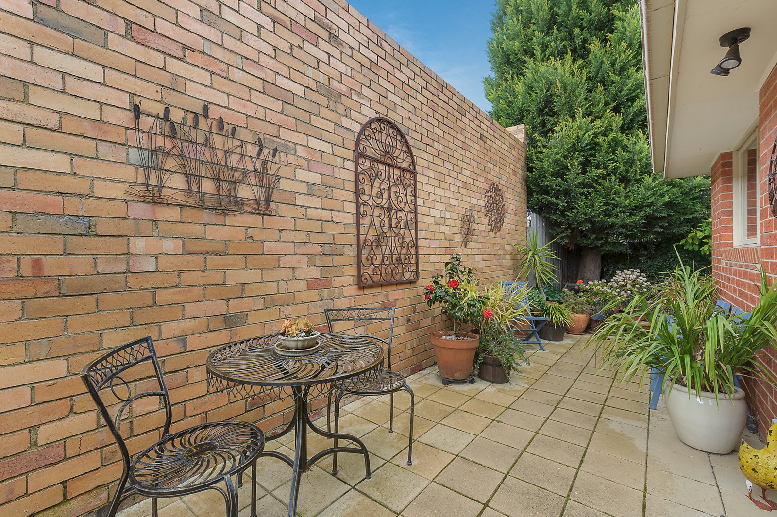 2/21 Oakern Street, Mount Waverley image 2