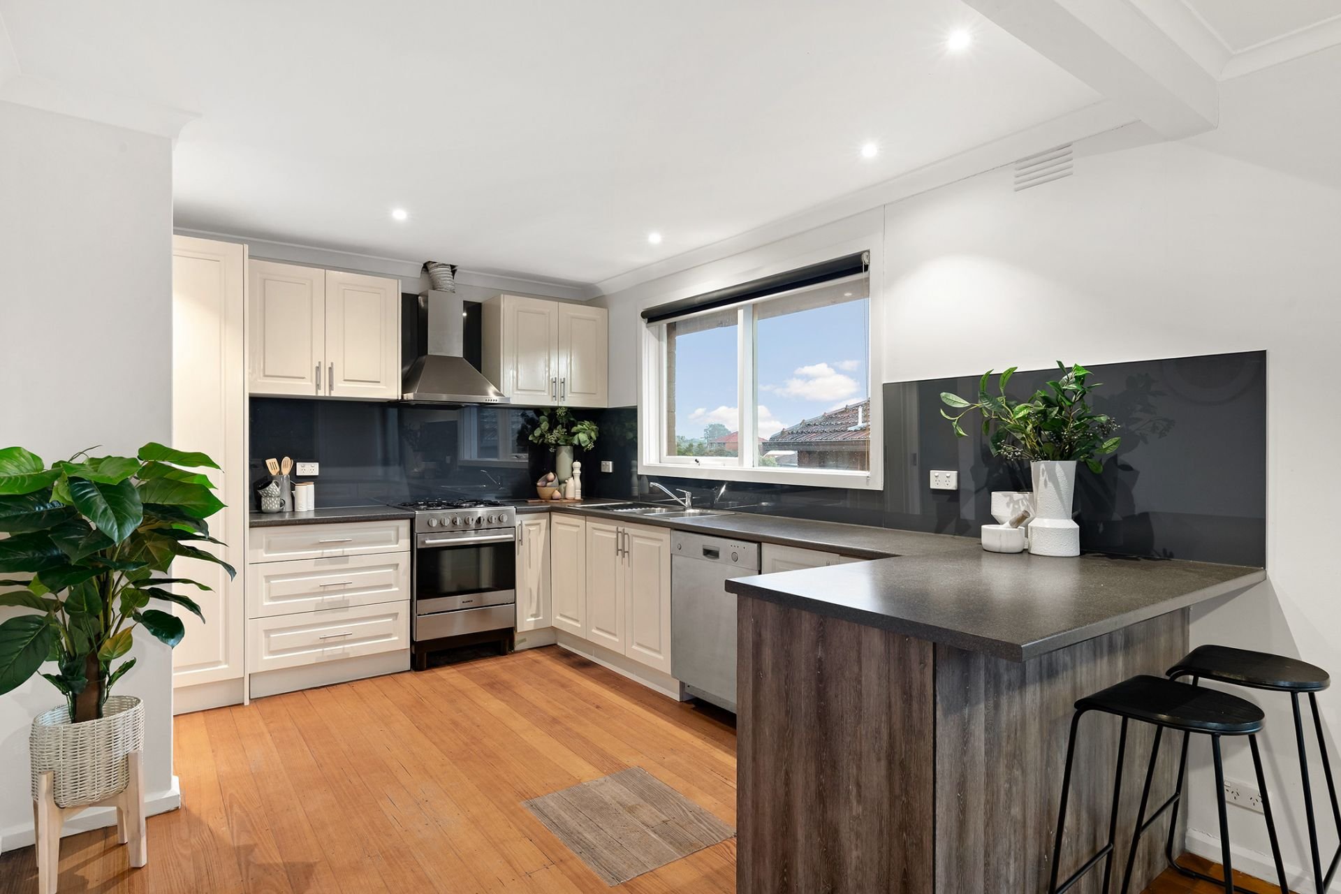 221 Parer Road, Airport West image 4