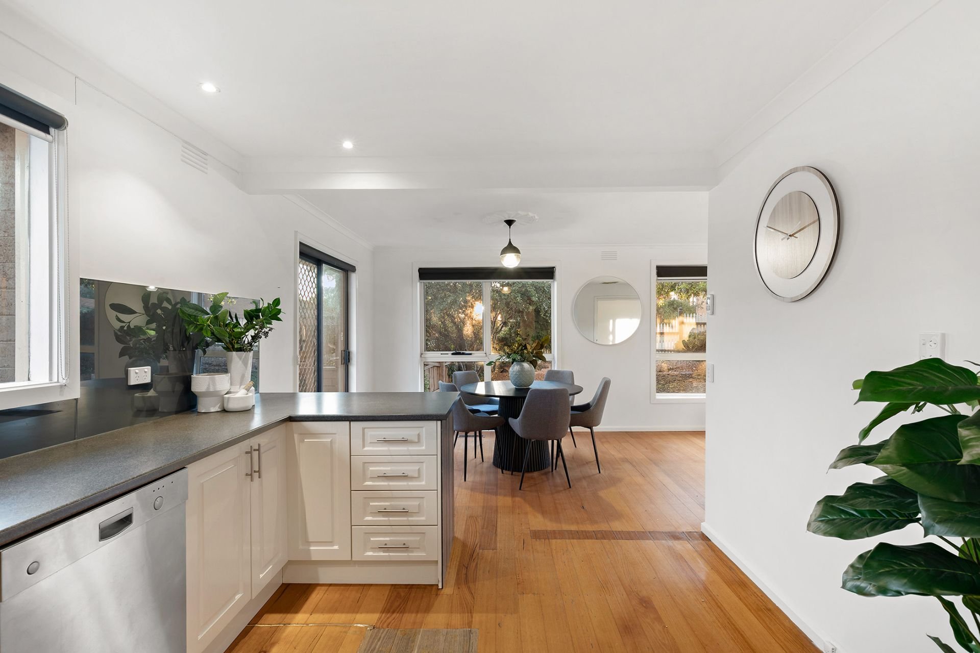 221 Parer Road, Airport West image 5