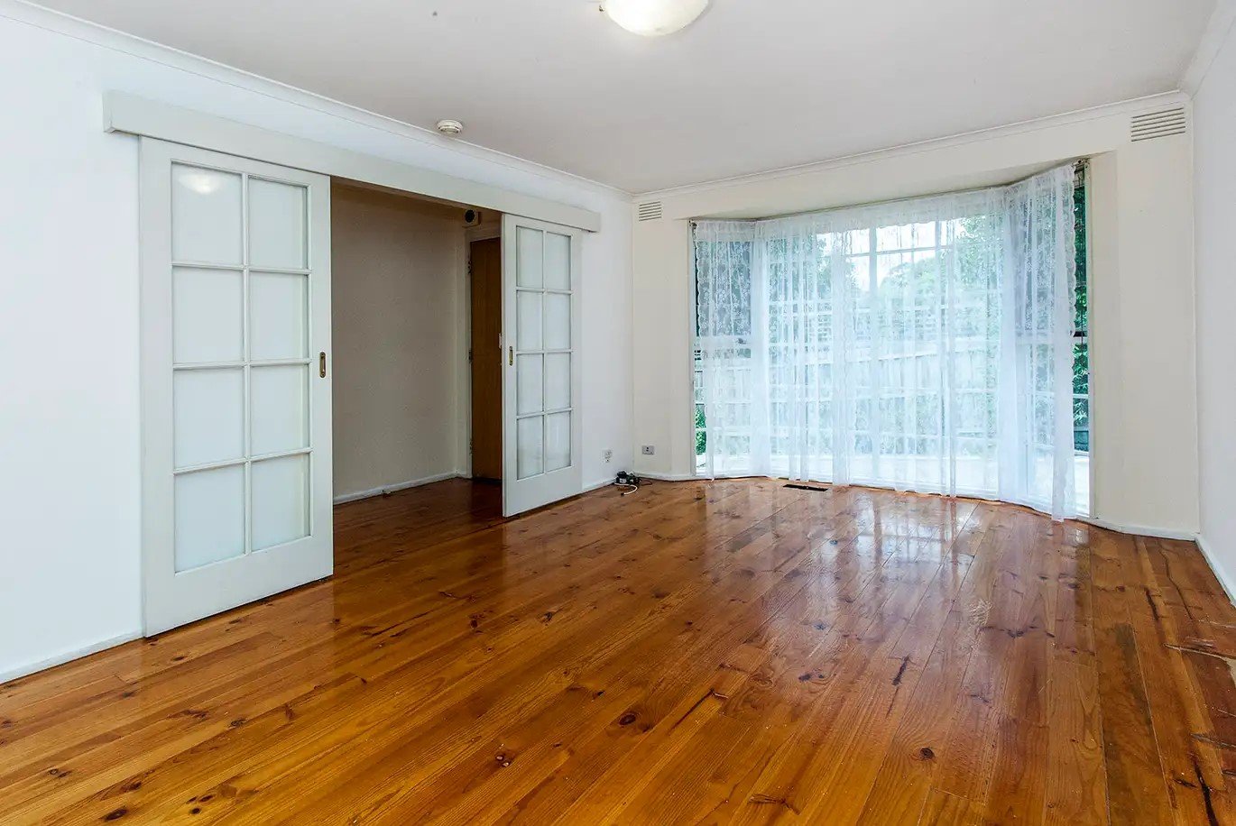 Property Gallery Thumbnail 6
