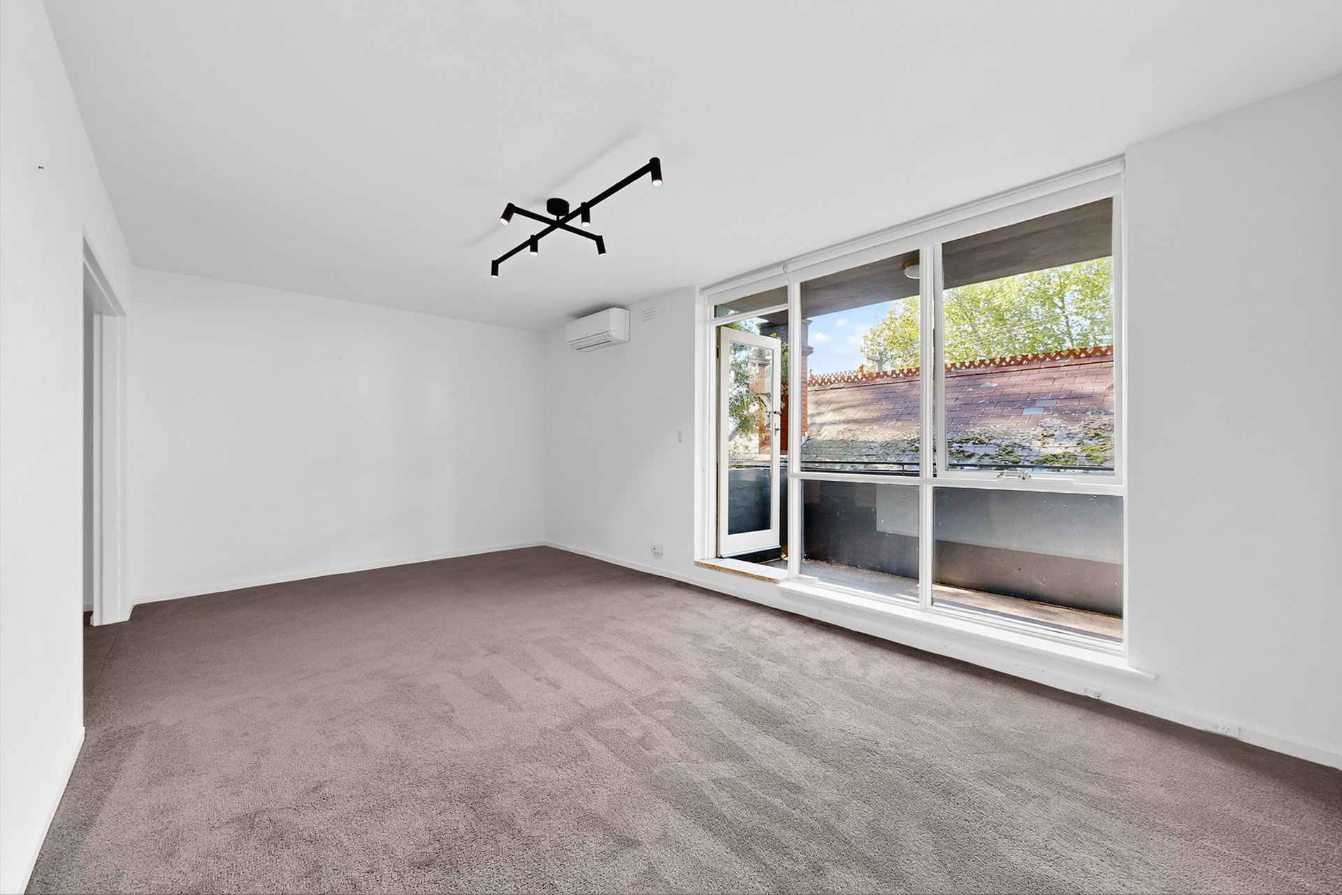 2/211 Brighton Road, Elwood image 4