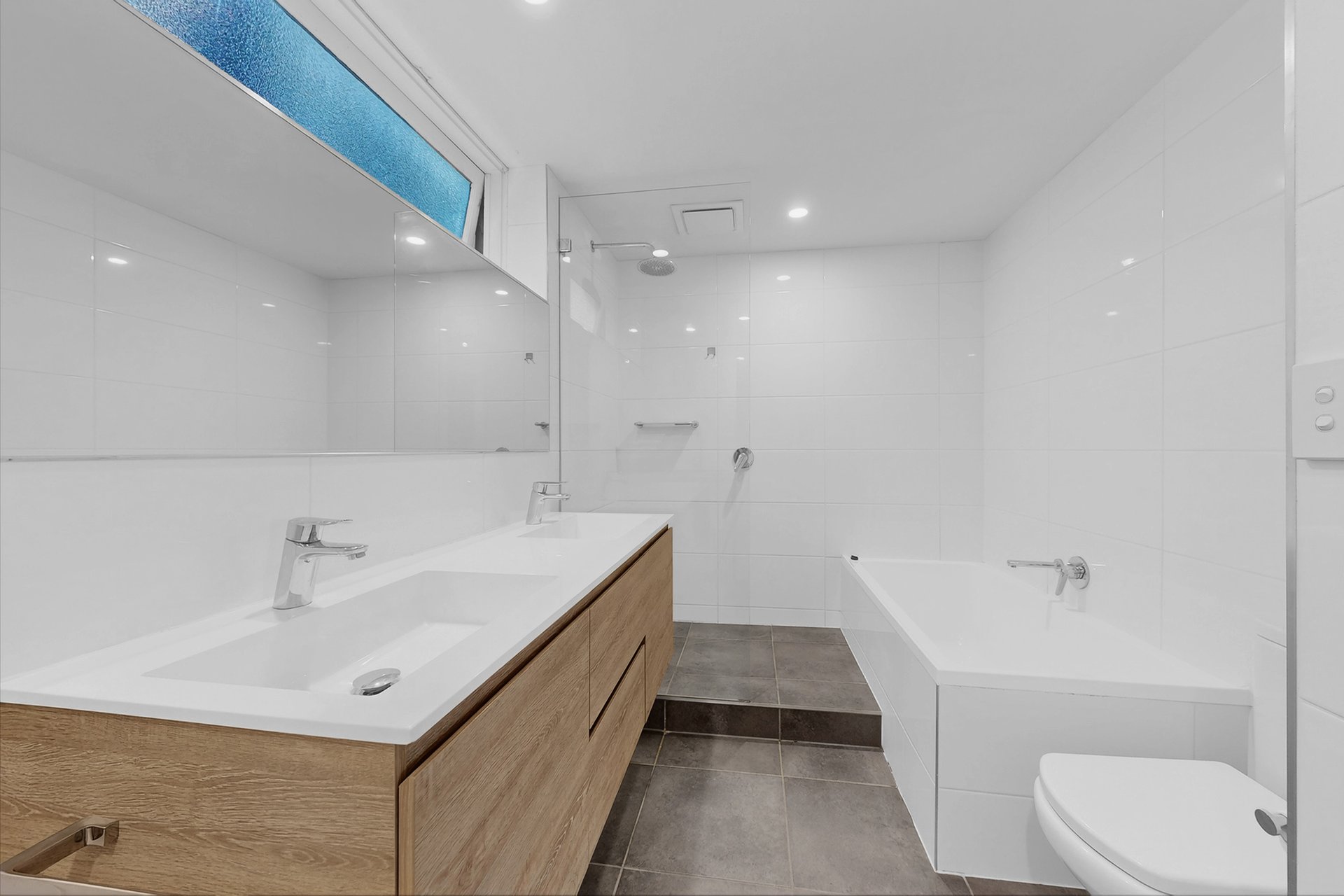 2/211 Brighton Road, Elwood image 12