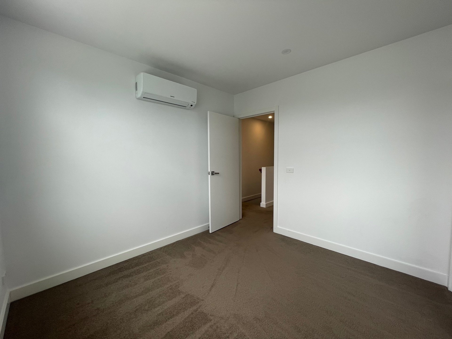 2/213 Manningham Road, Templestowe Lower image 4