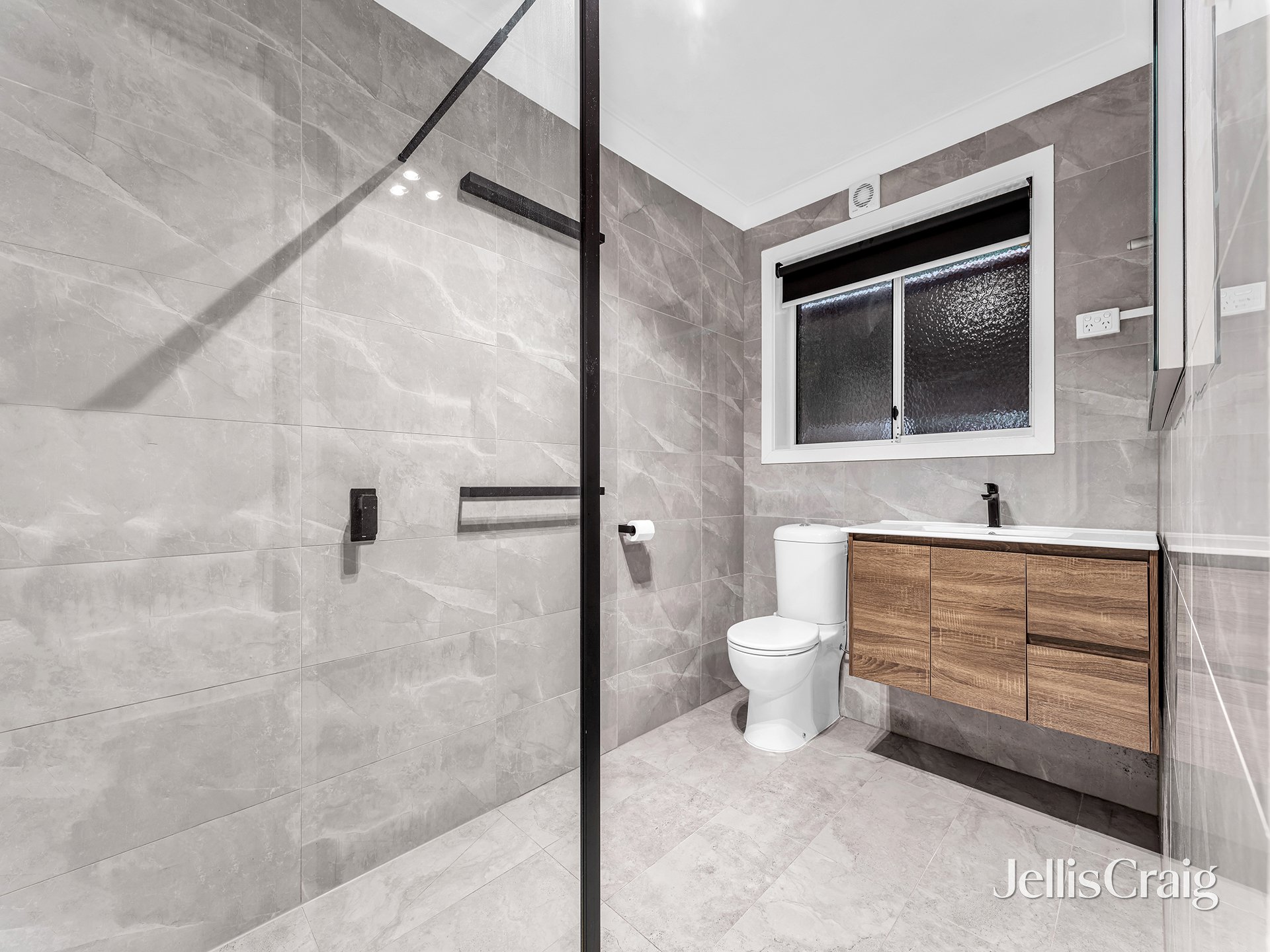2/215 High Street Road, Ashwood image 5