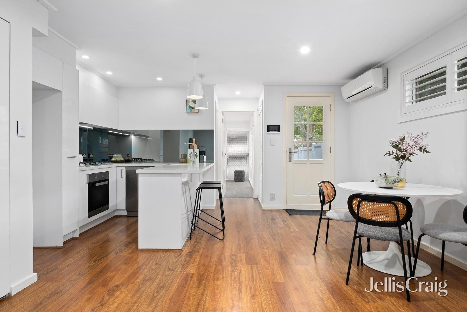 2/215 Mont Albert Road, Surrey&nbsp;Hills image 4