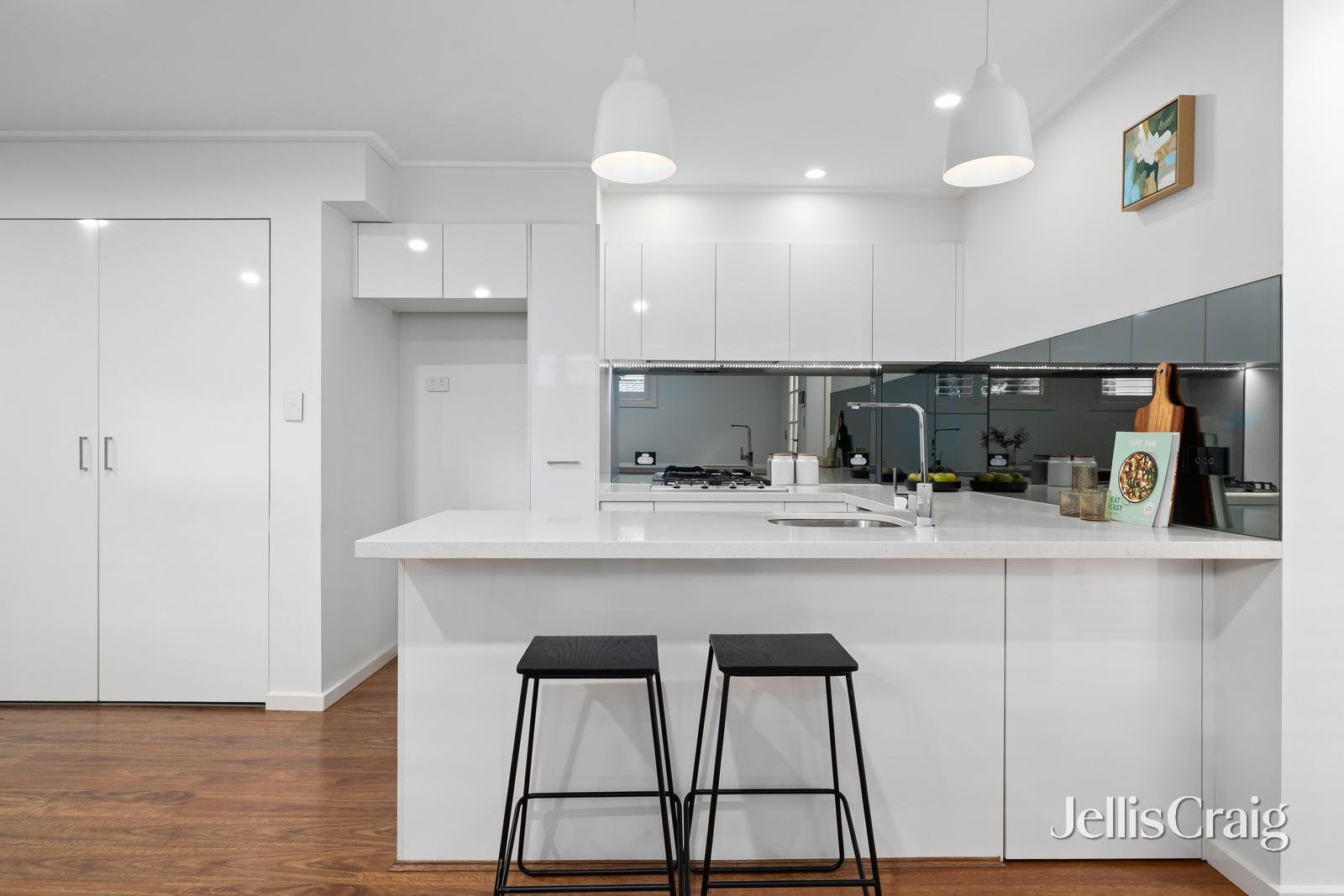 2/215 Mont Albert Road, Surrey&nbsp;Hills image 5