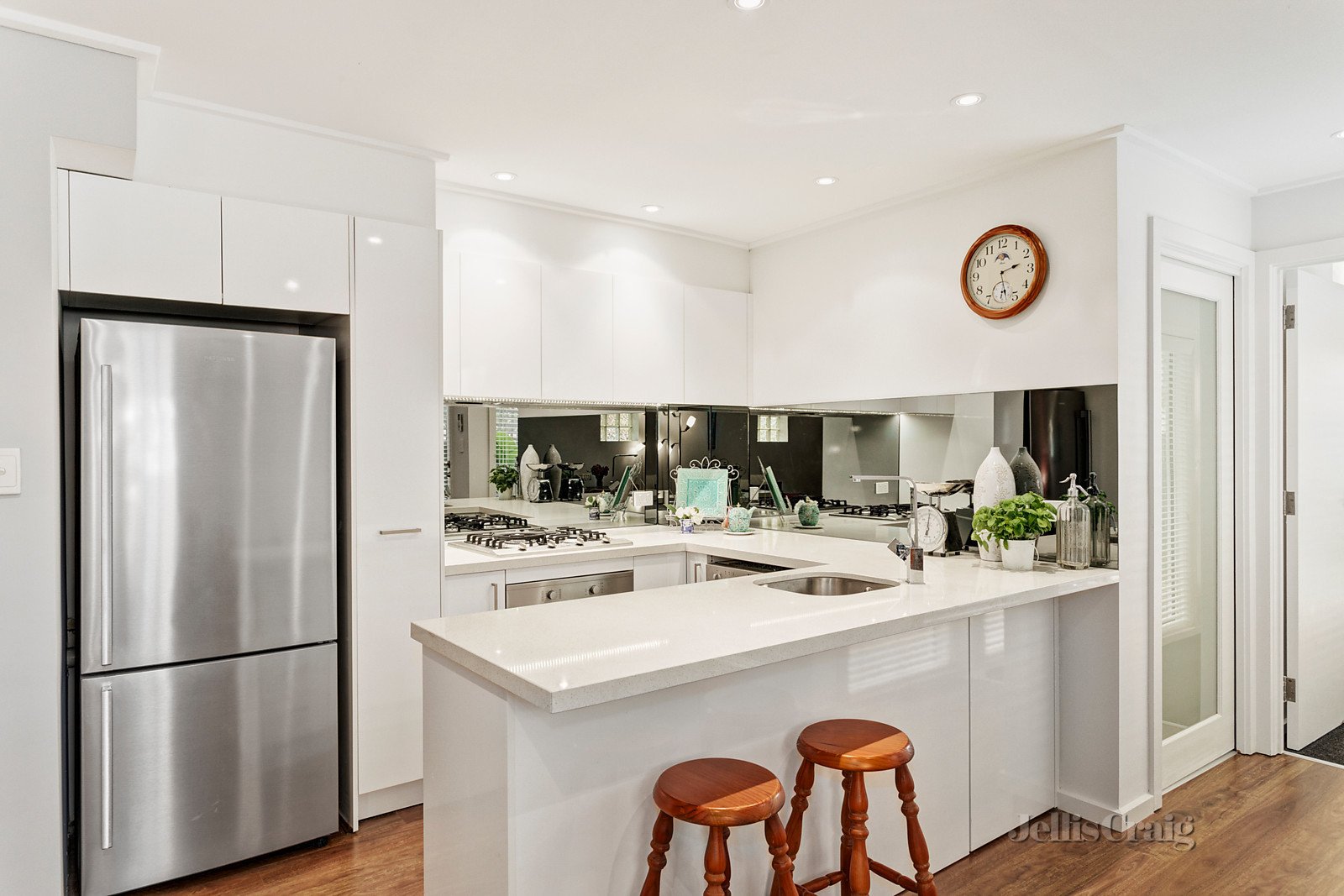 2/215 Mont Albert Road, Surrey Hills image 4