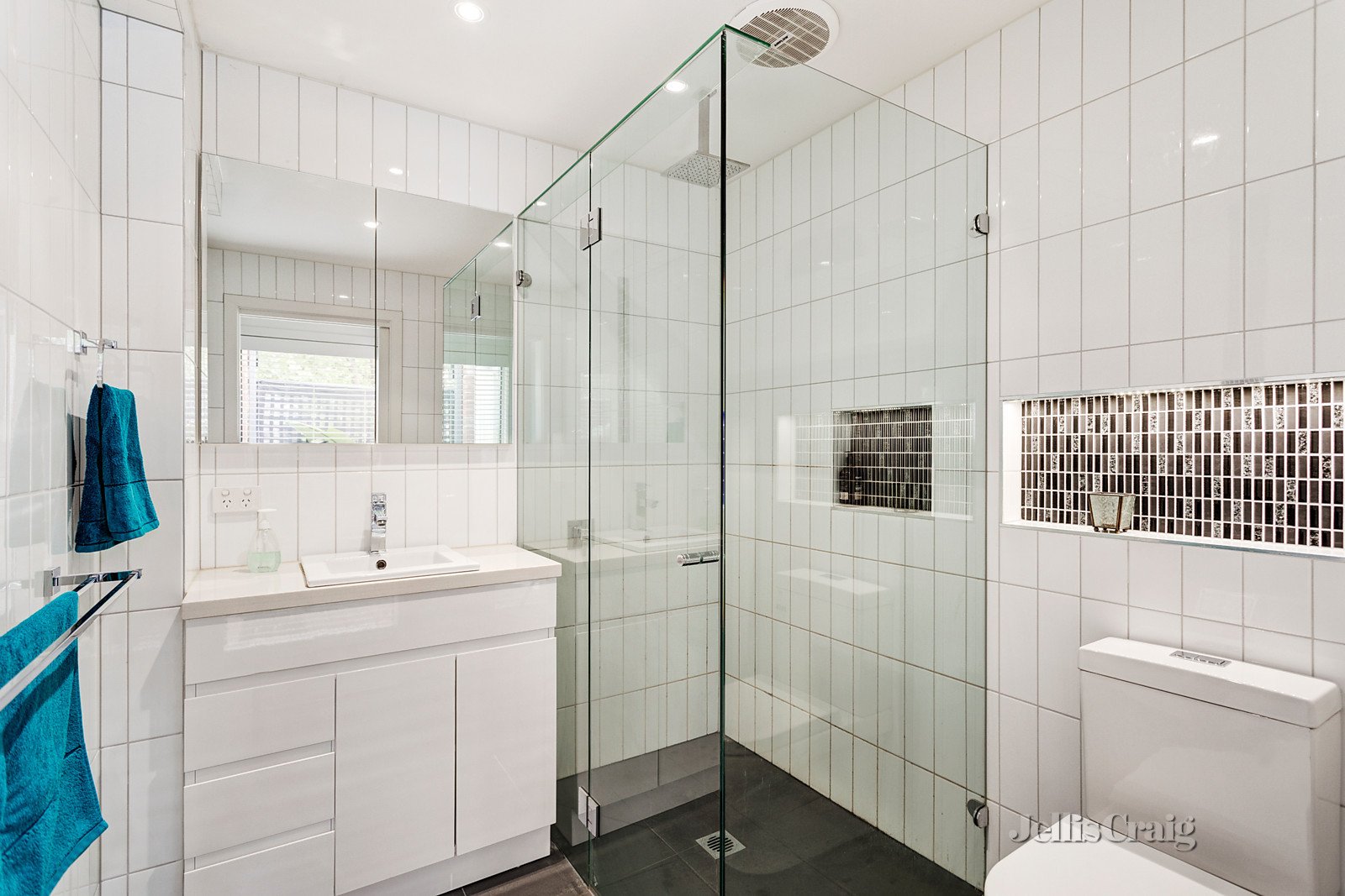 2/215 Mont Albert Road, Surrey Hills image 8